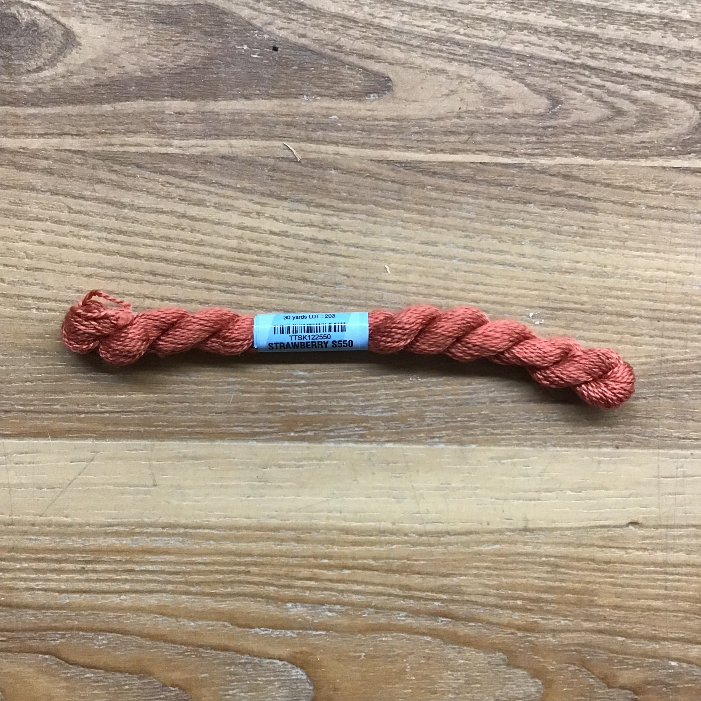 Essentials Skein S550 Strawberry - KC Needlepoint